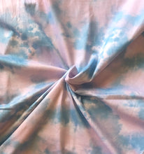 Load image into Gallery viewer, Cotton candy tie dye(M)