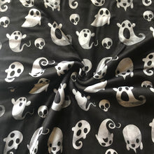 Load image into Gallery viewer, Friendly ghosts (BW)