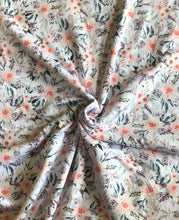 Load image into Gallery viewer, Shabby chic peach floral