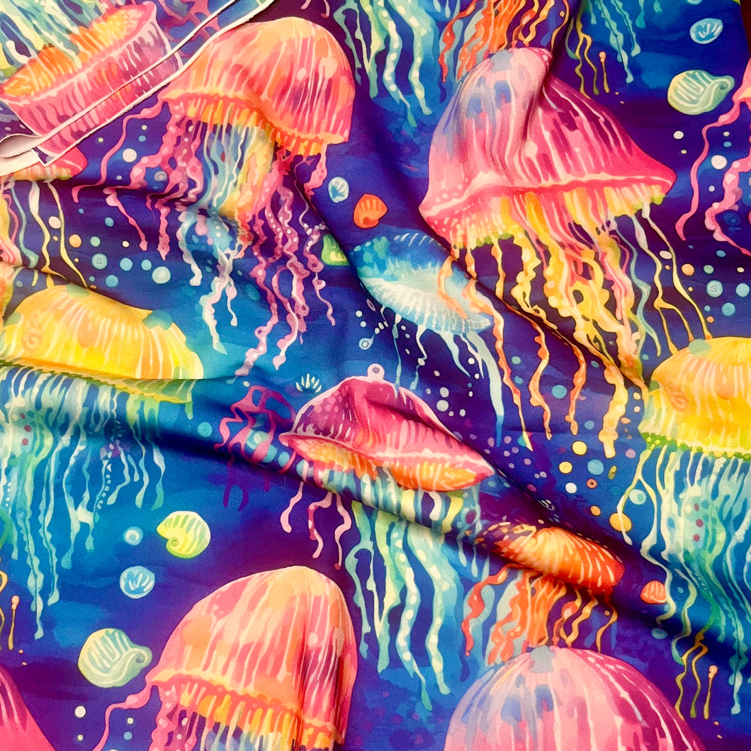 UK JELLYFISH SWIM